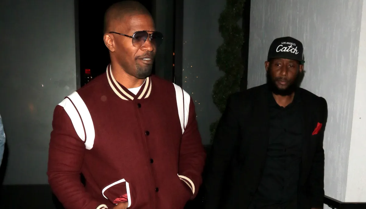 Jamie Foxx R. Kelly Jamie Foxx Reportedly Injured After Restaurant Fight - Newsweek