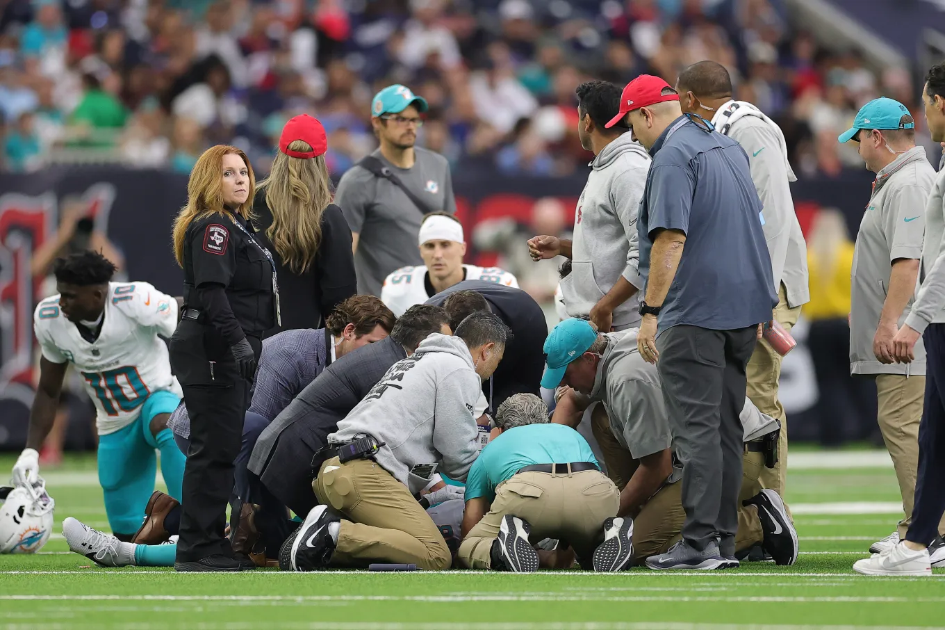 Dolphins Provide Update on WR Grant DuBose After Being Carted Off Field ...