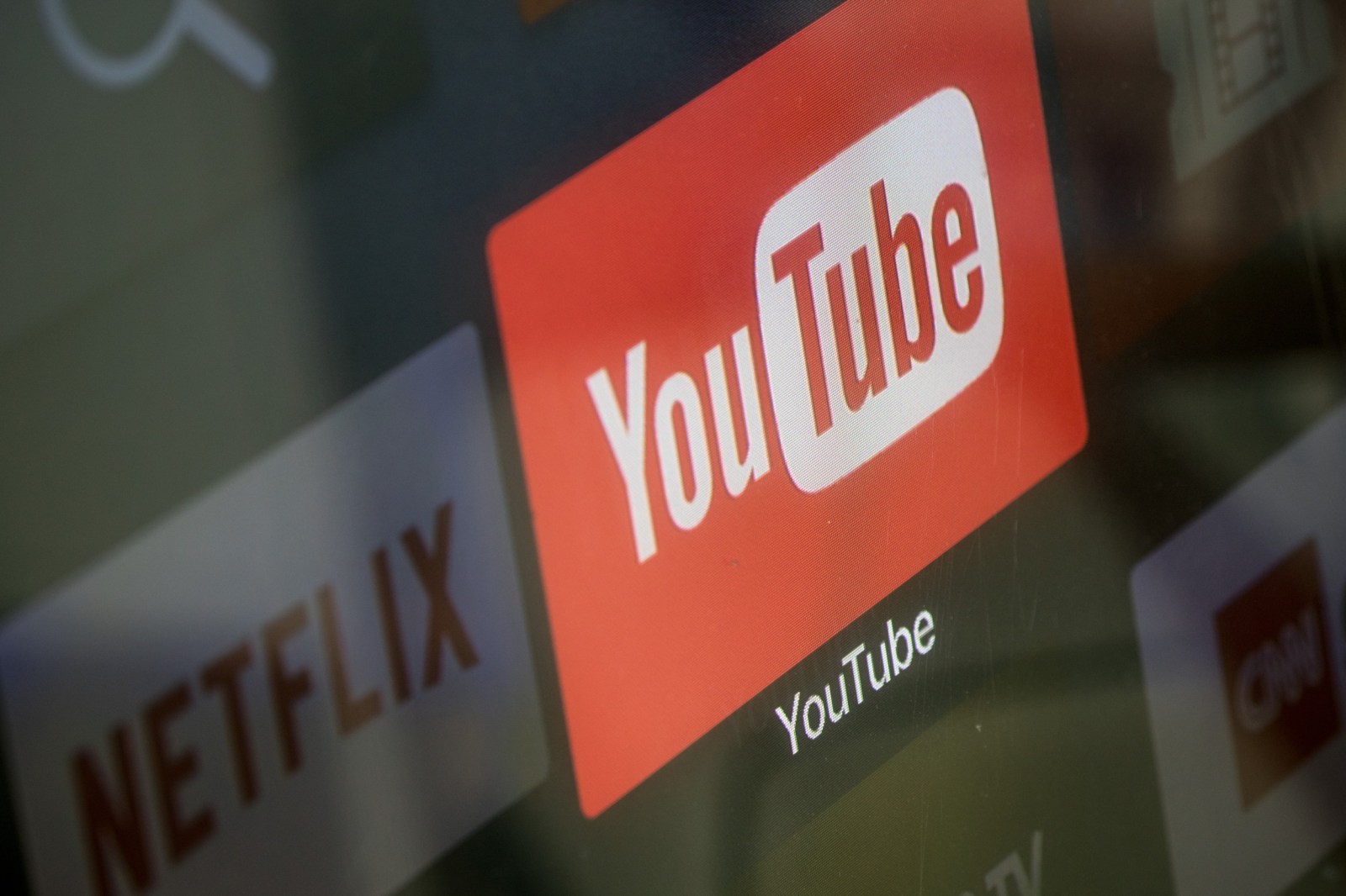 newsweek.com - Rachael O'Connor - Users furious as YouTube announces big change coming to TV experience