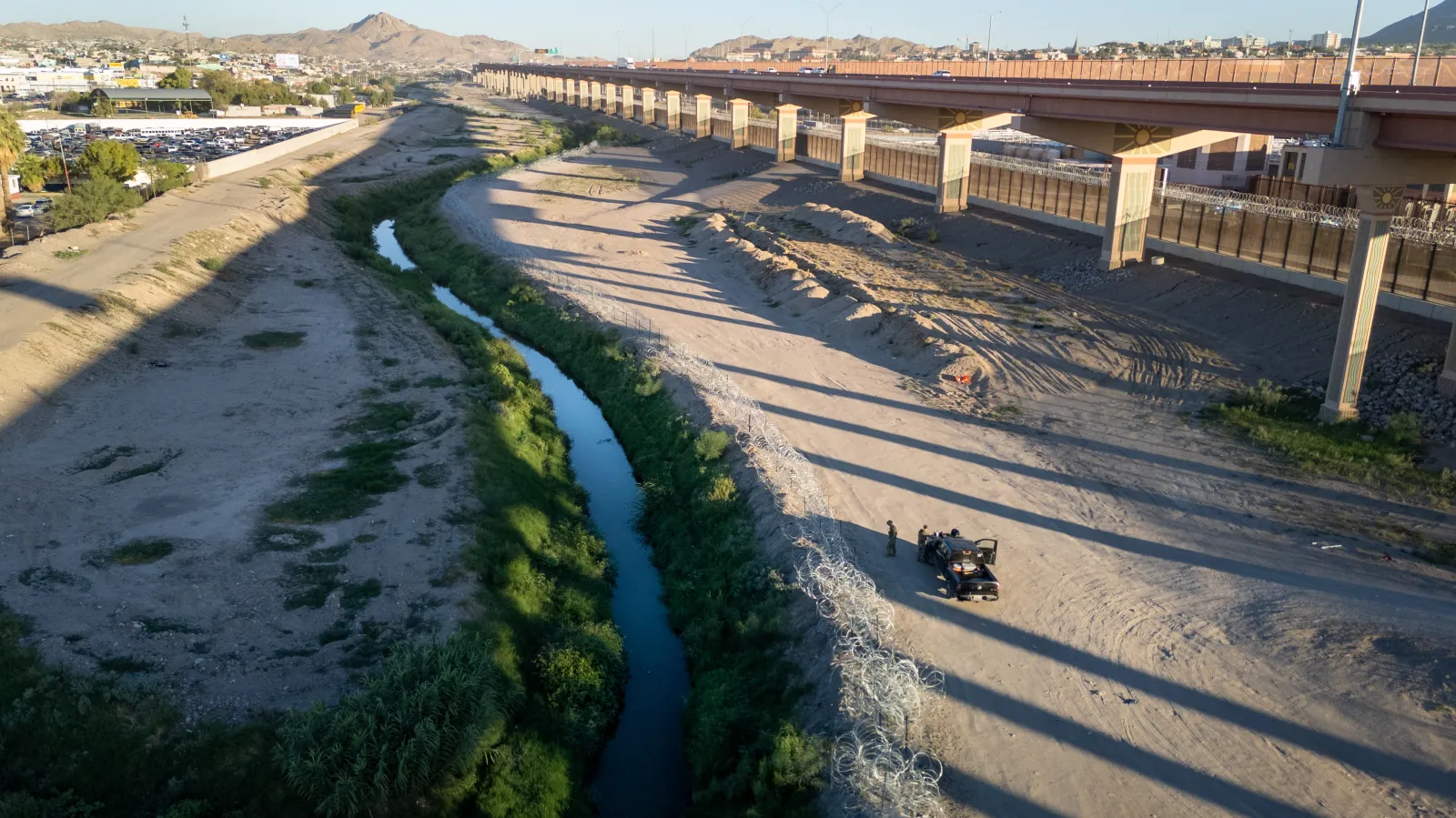 South Texas Illegal Border Crossings Spike in Biden’s Final Days - Newsweek
