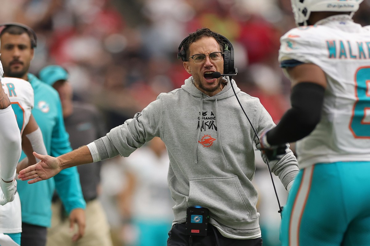 Dolphins HC Sends Major Dillon Gabriel Warning Ahead of Must-Win Browns Game