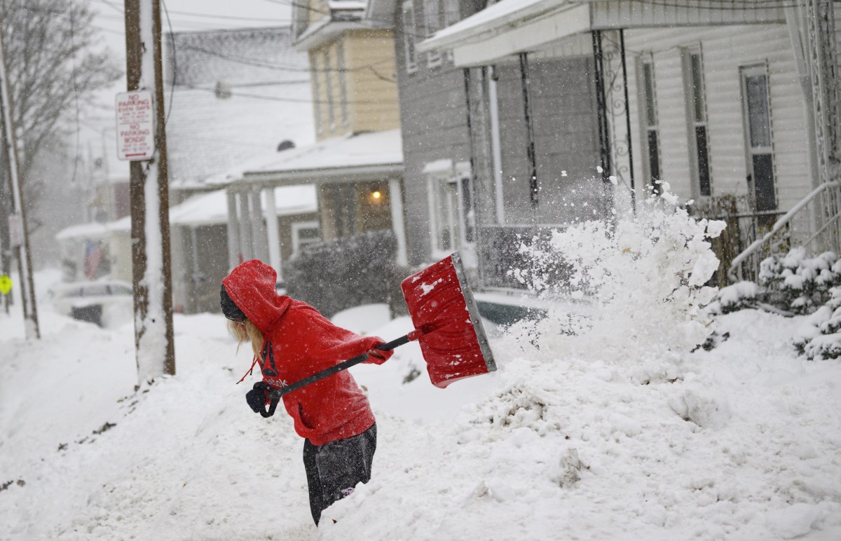 Winter Weather Warnings in 9 States As 10 Inches of Snow To Hit - Newsweek