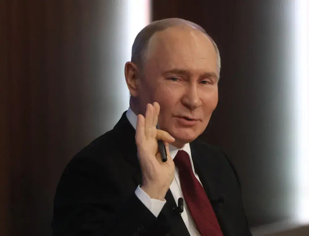 Russia Holds Interest Rates at 21% Amid Inflation