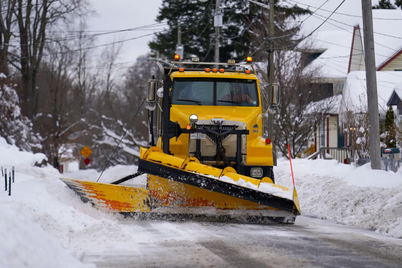 Winter Weather Warnings in 14 States as 18 Inches of Snow to Hit - Newsweek