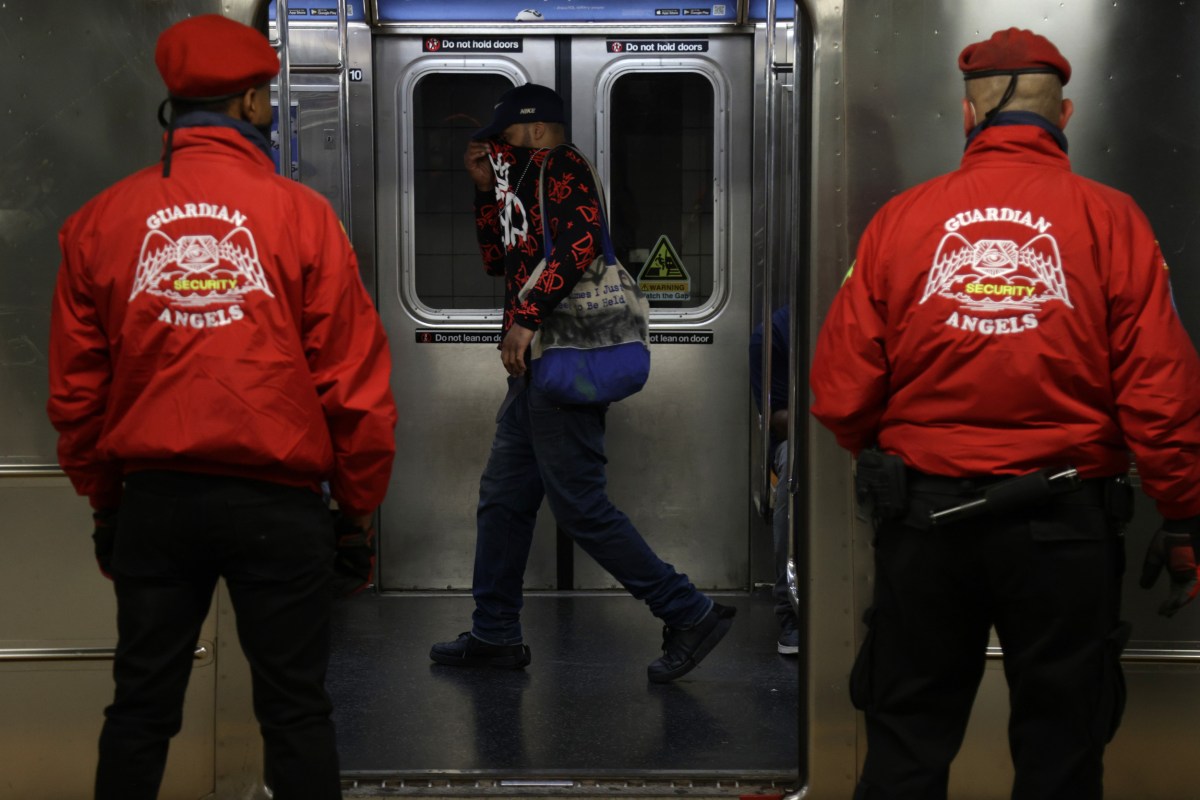 Who Are the Guardian Angels? New York City Group Patrolling Subways ...