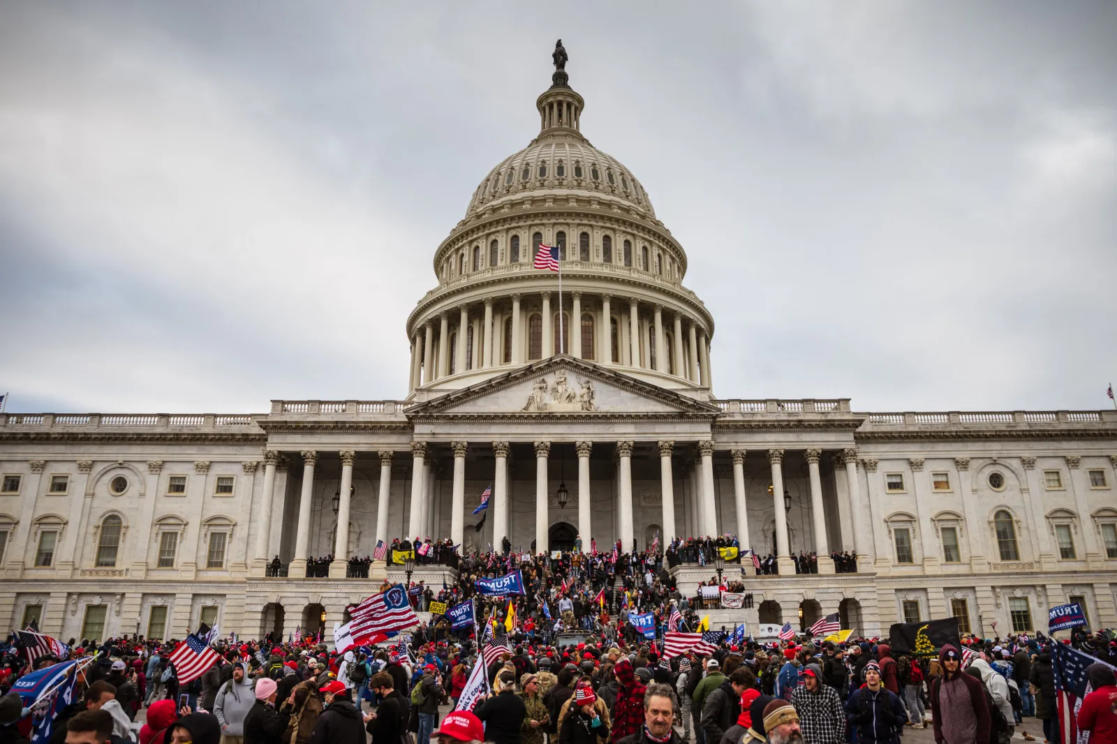 Former Police Officer Gets 14 Months in Prison for Role in Capitol Riot ...