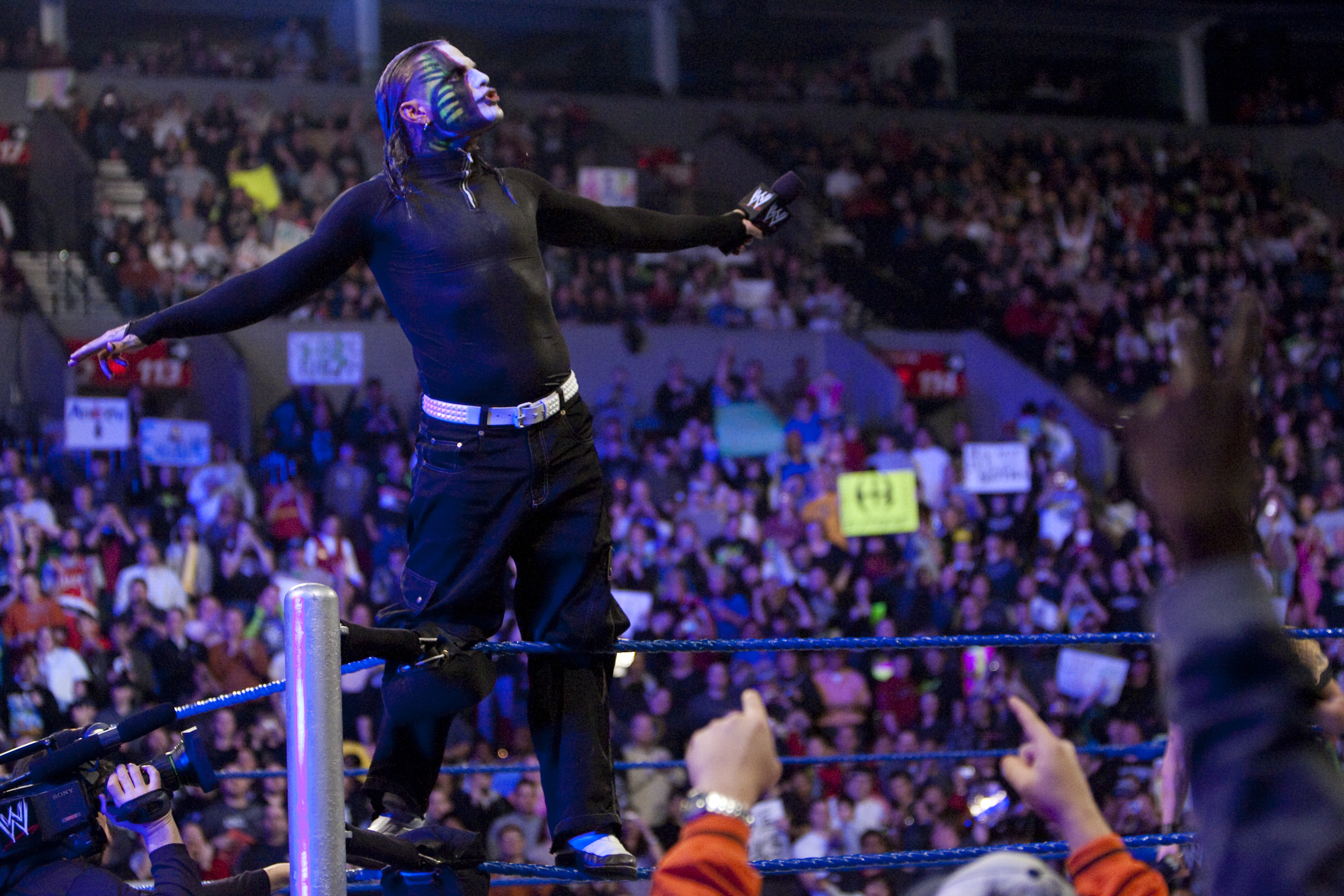 WWE Legend Jeff Hardy Reveals Scary Neck Diagnosis