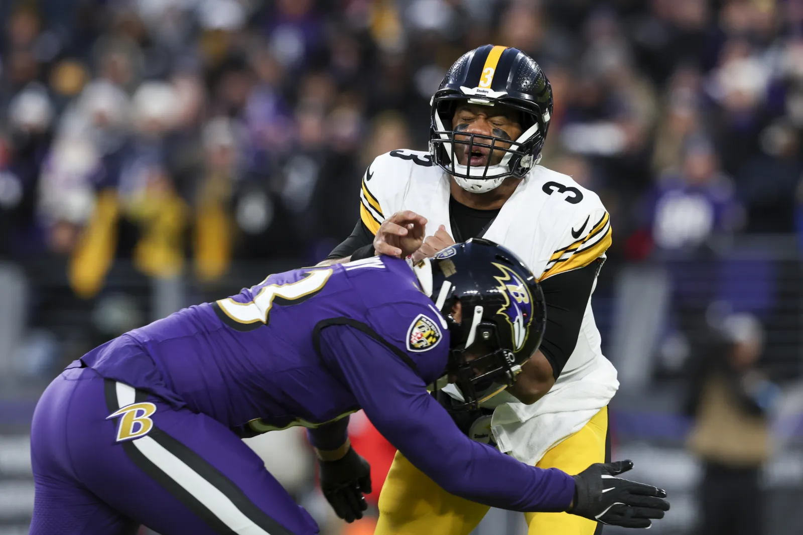 Russell Raven Ravens' Kyle Van Noy Exits Game With Apparent Significant Injury - Newsweek