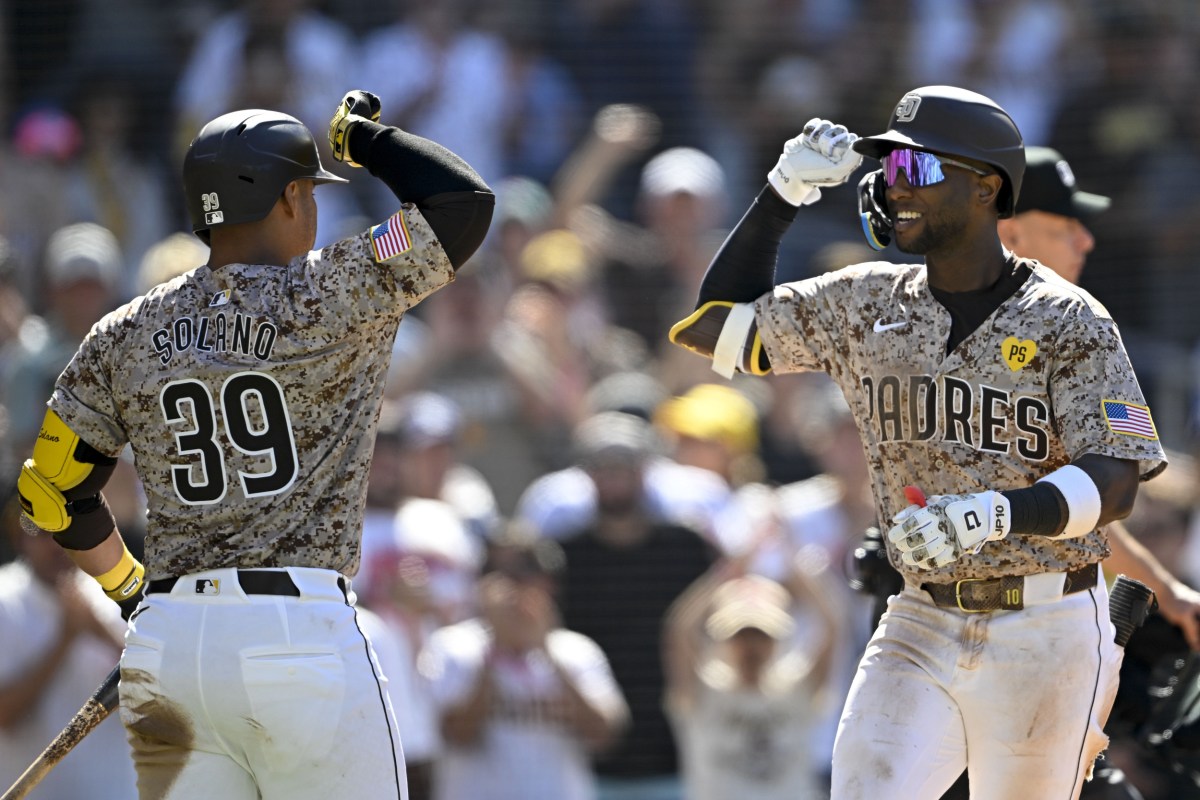 Free Agent Donovan Solano Signs With Mariners - Newsweek