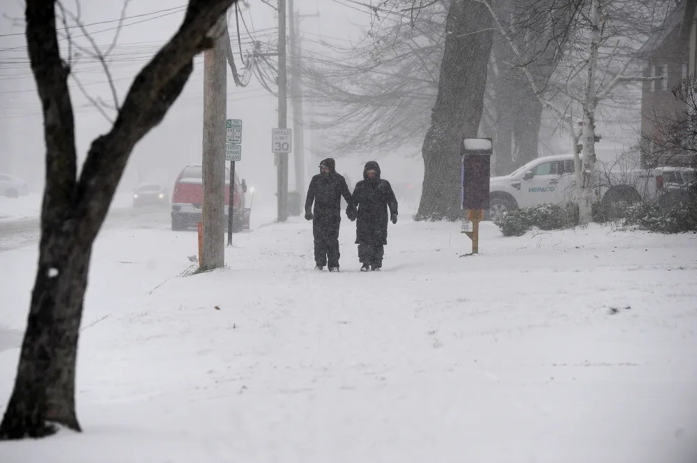 Map Shows States Under ‘Heavy’ Lake-Effect Snow Warning - Newsweek
