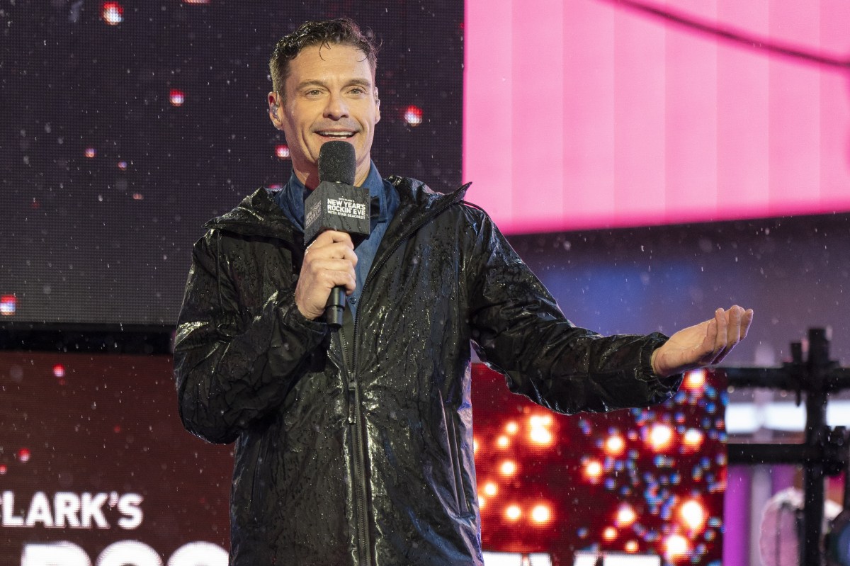 'Wheel of Fortune' Contestant Nearly Knocks Ryan Seacrest Over