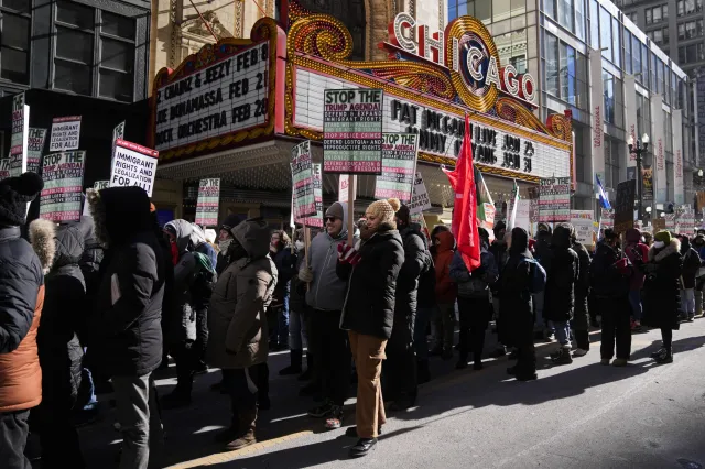 In Frigid Chicago, Businesses Struggle to Open Amid Fears of ICE Raids ...