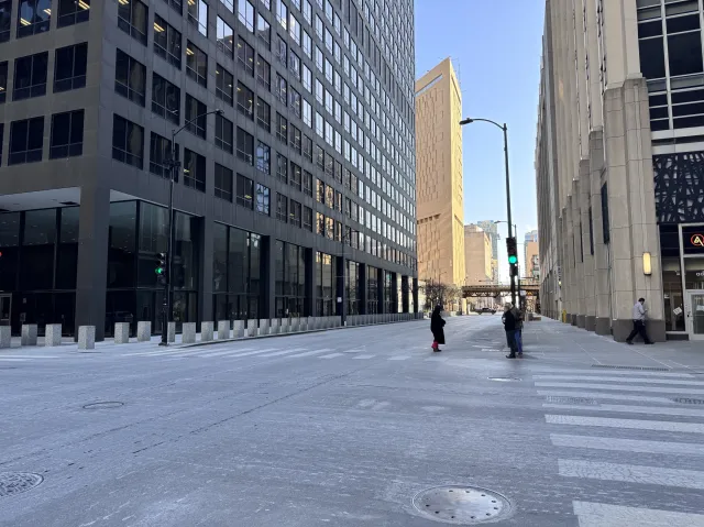 In Frigid Chicago, Businesses Struggle to Open Amid Fears of ICE Raids ...