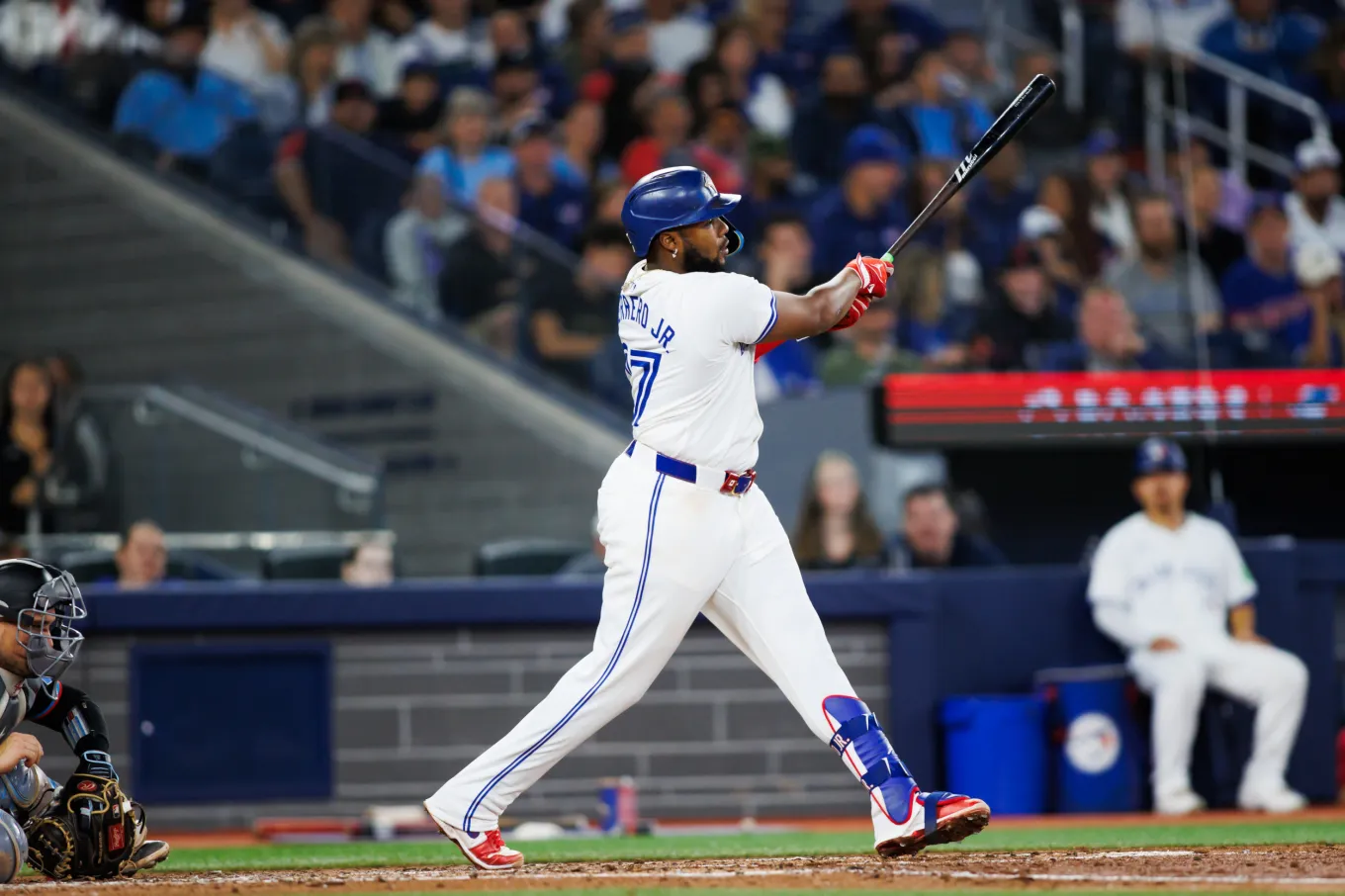 Vladimir Guerrero Jr. Predicted to Sign With NL Contender in Free ...