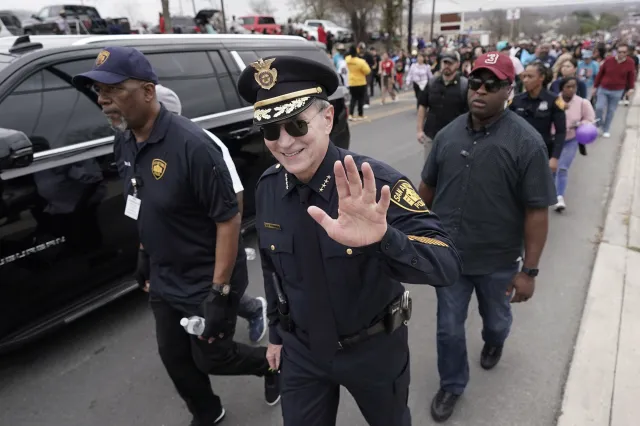 Suspect Dead After 7 Officers Shot in San Antonio - Newsweek