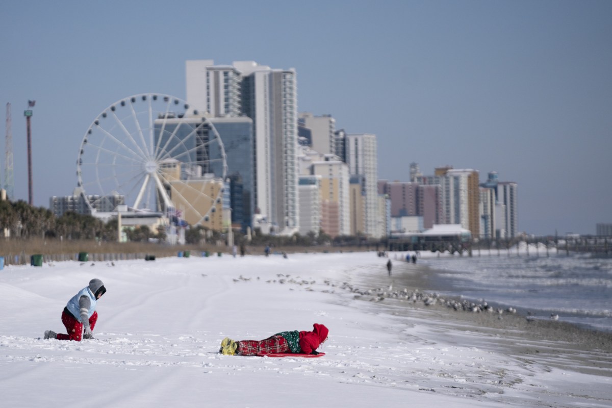 Winter Weather Warnings In 6 States As 14 Inches of Snow To Hit - Newsweek