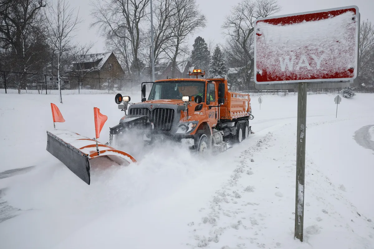 Winter Weather Warnings in 9 States as 22 Inches of Snow to Hit - Newsweek