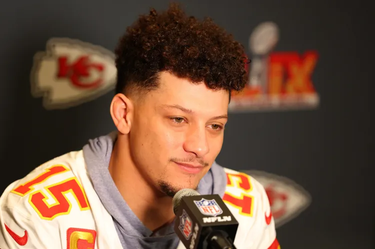 Chiefs' Patrick Mahomes Grandfather 'Hanging On' in Hospice Care To See ...