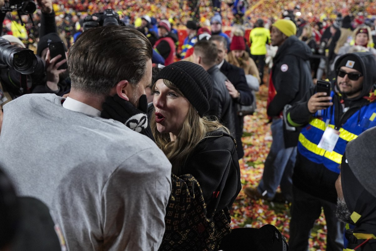 Taylor Swift Booed by Fans at Super Bowl 2025 - Newsweek