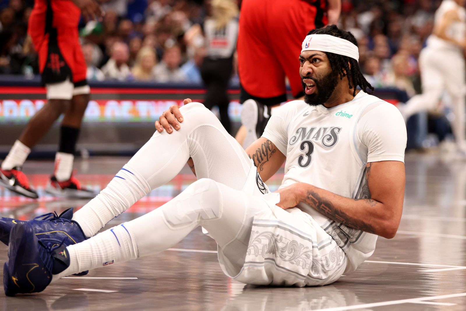 Mavericks' Anthony Davis to Miss Multiple Weeks With Significant Injury ...