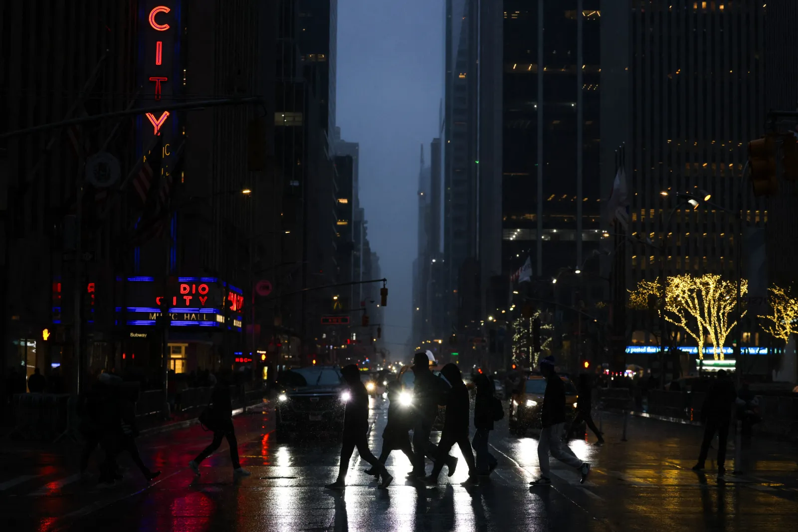 Winter Weather Warnings In 28 States As 14 Inches of Snow To Hit - Newsweek