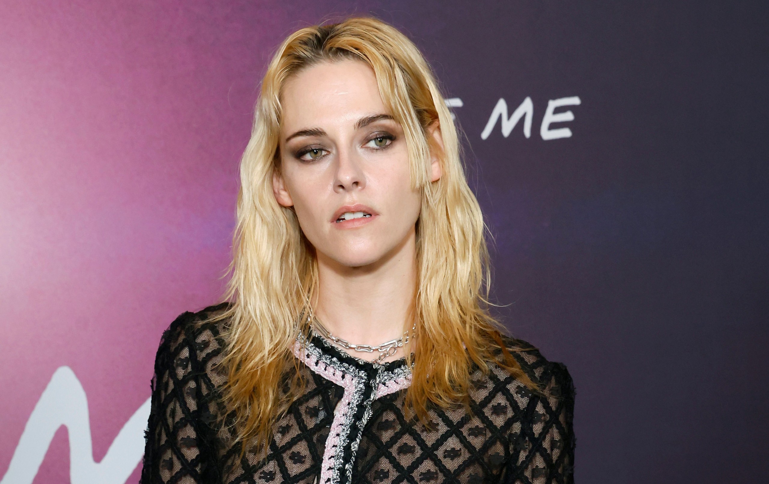 Kristen Stewart Shows Off Drastic Hair Transformation - Newsweek, image size:2560x1612