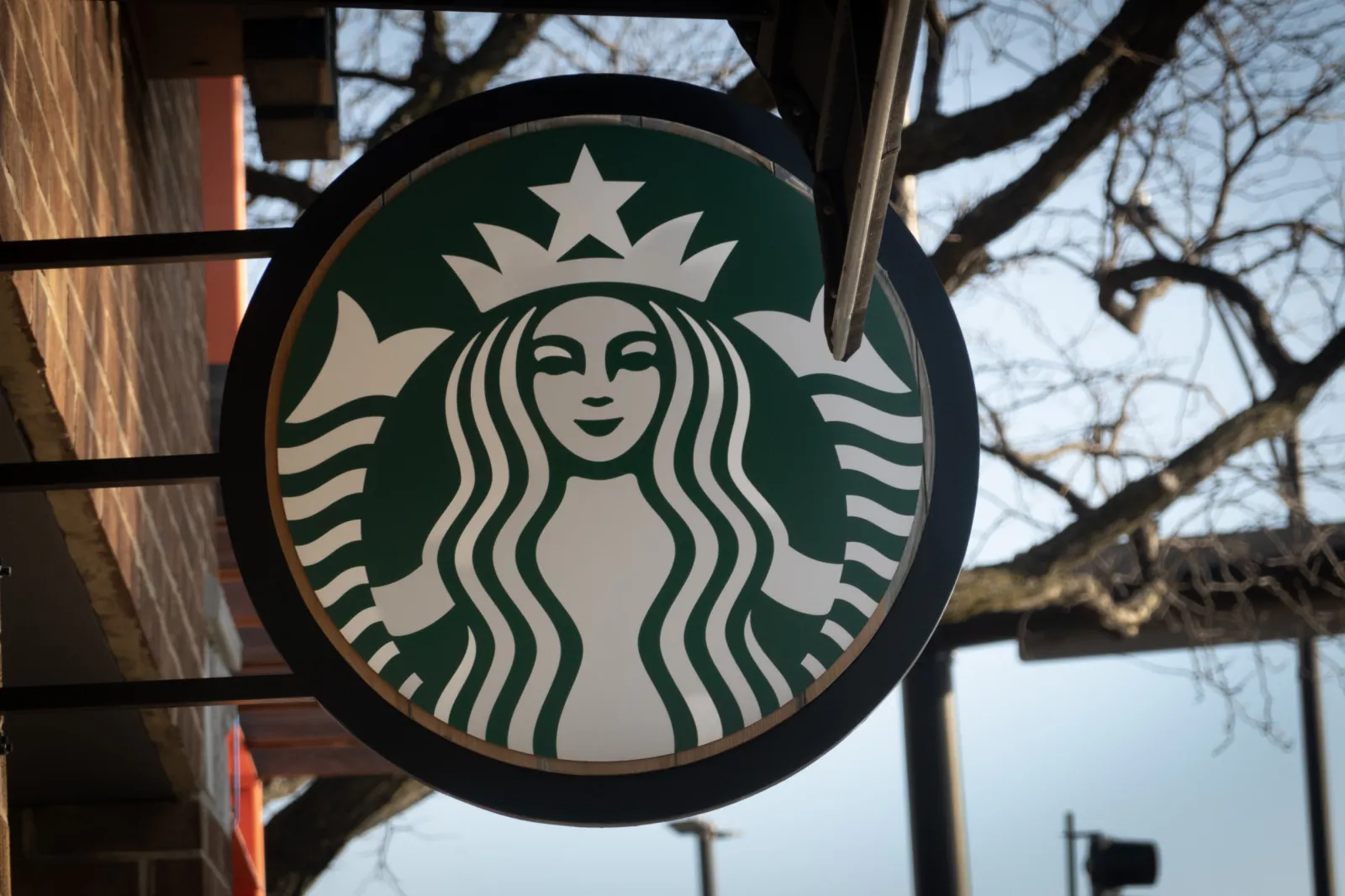 Starbucks Announces Dress Code Change - Newsweek