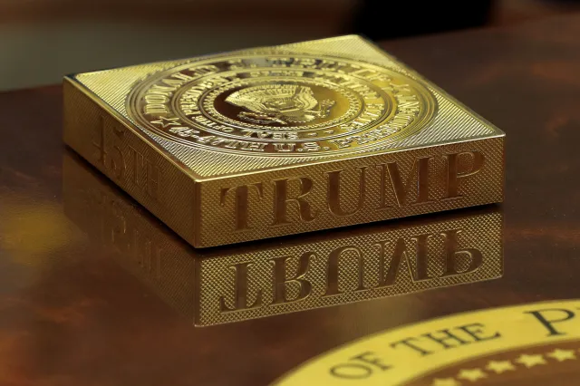 Donald Trump Shows Off All the Gold He’s Brought Into White House ...