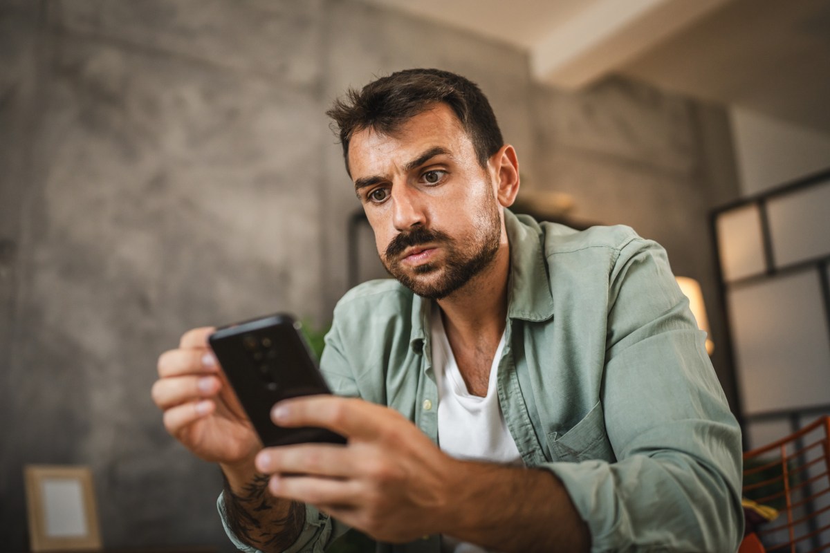 Man Books Round Trip Flight—Can’t Believe What Rep Says Next: ‘That’s Insane’