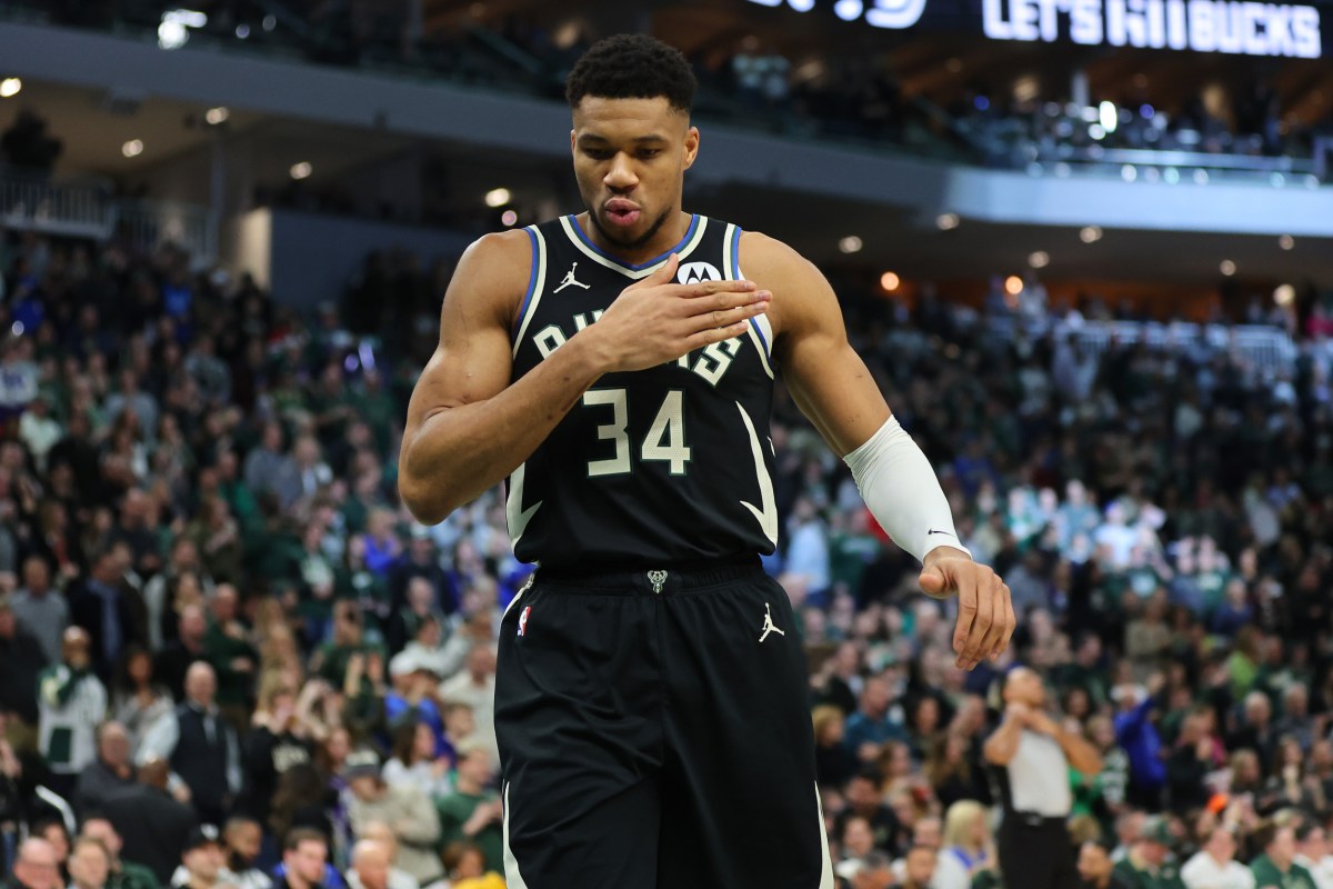 Contradictory Reports Emerge on Potential Giannis Antetokounmpo Landing ...