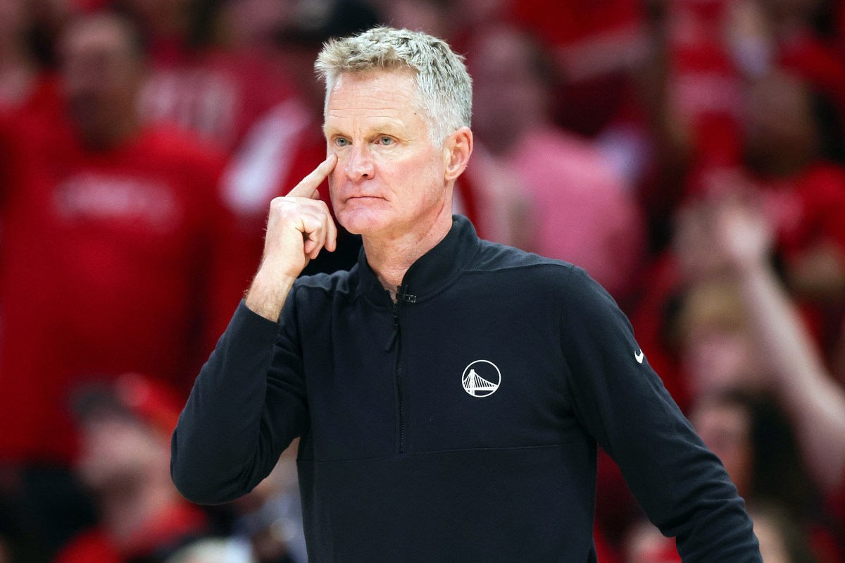 Steve Kerr, do Warriors, anunciou lesão grave