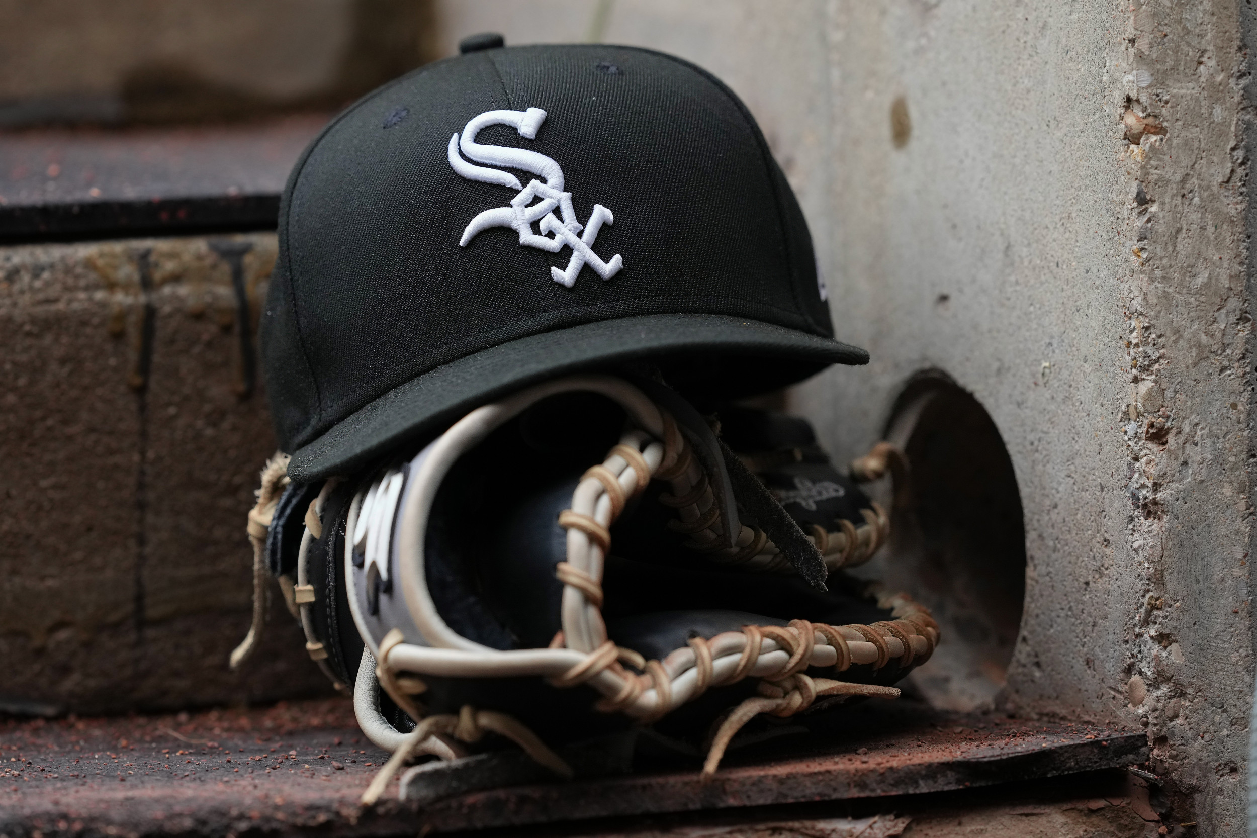 Braves Lose Recent Trade Pickup to White Sox Amid Roster Crunch