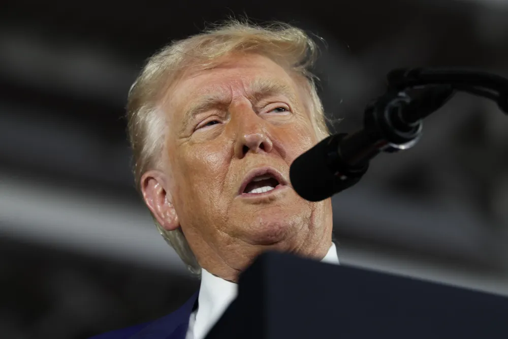 Trump Blames Biden as US Economy Goes Into Reverse - Newsweek