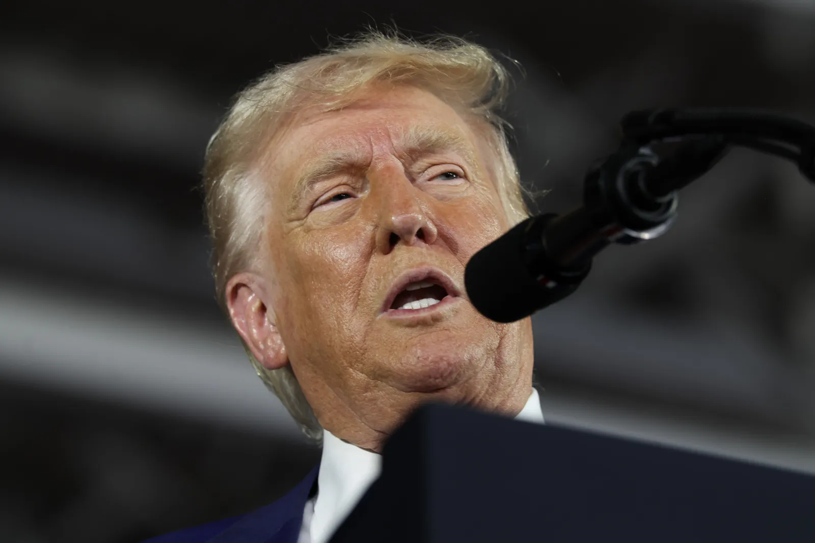 Trump Blames Biden as US Economy Goes Into Reverse - Newsweek