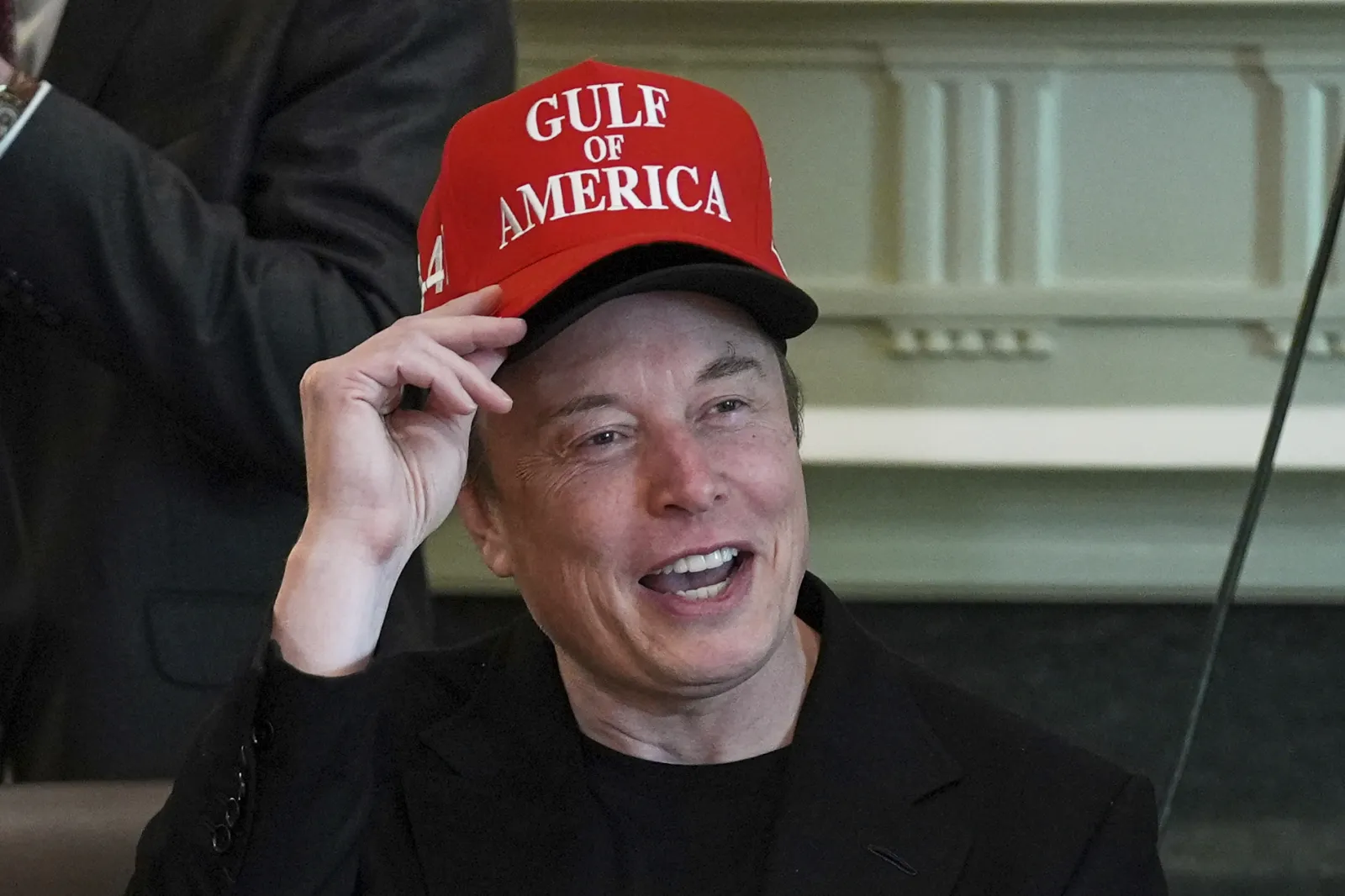 Elon Musk Headwear at Trump Cabinet Meeting Goes Viral