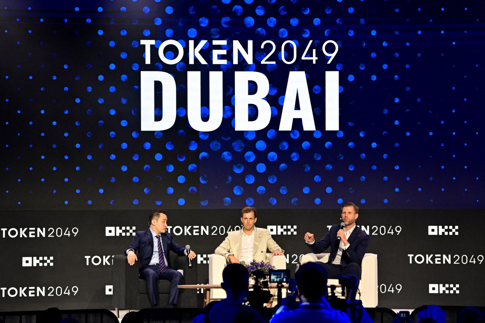 UAE Seeks AI Deal After Investing in Trump-Linked Crypto - Newsweek