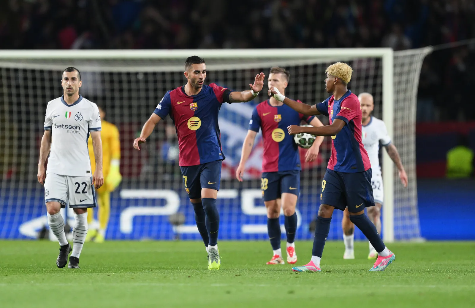 How to Watch Inter Milan vs. Barcelona: Live Stream UEFA Champions League,  TV Channel - Newsweek, image size:1600x1039