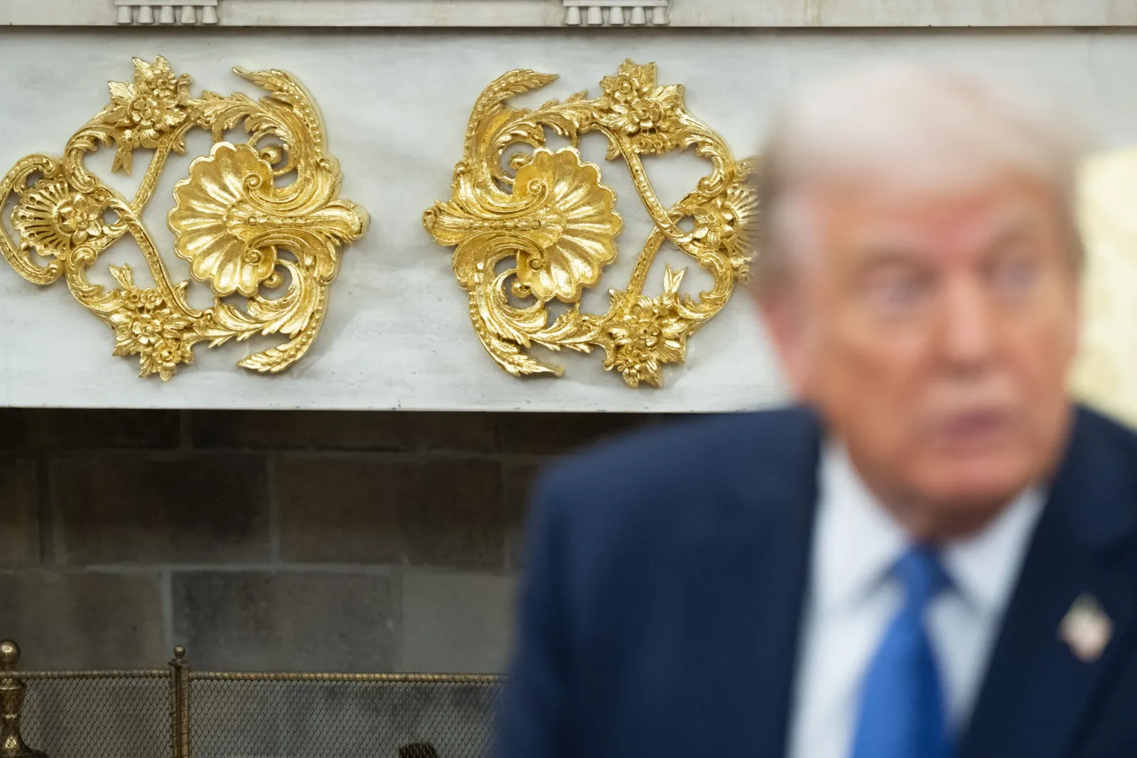 What Are Those Gold Medallions Trump Keeps Adding to the Oval Office ...