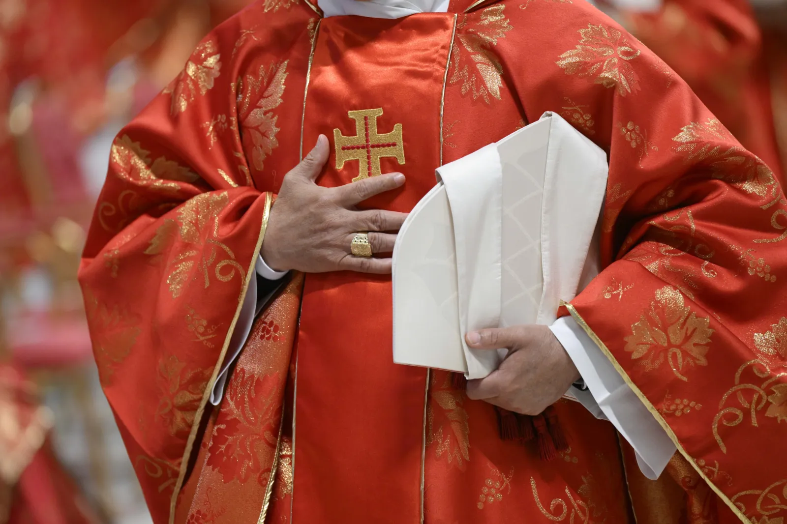 Top 5 Favorites To Replace Pope Francis After First Day of Conclave