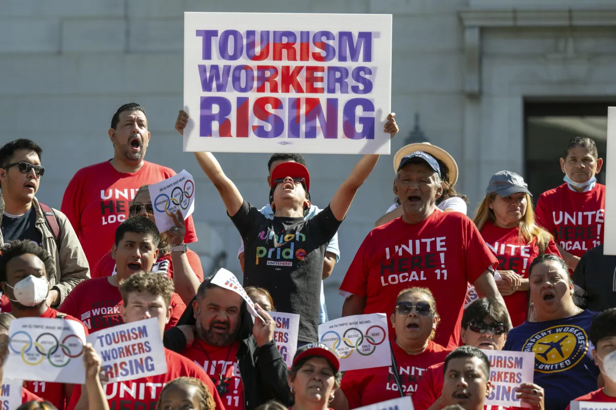 Los Angeles Votes for $30 Minimum Wage - Newsweek