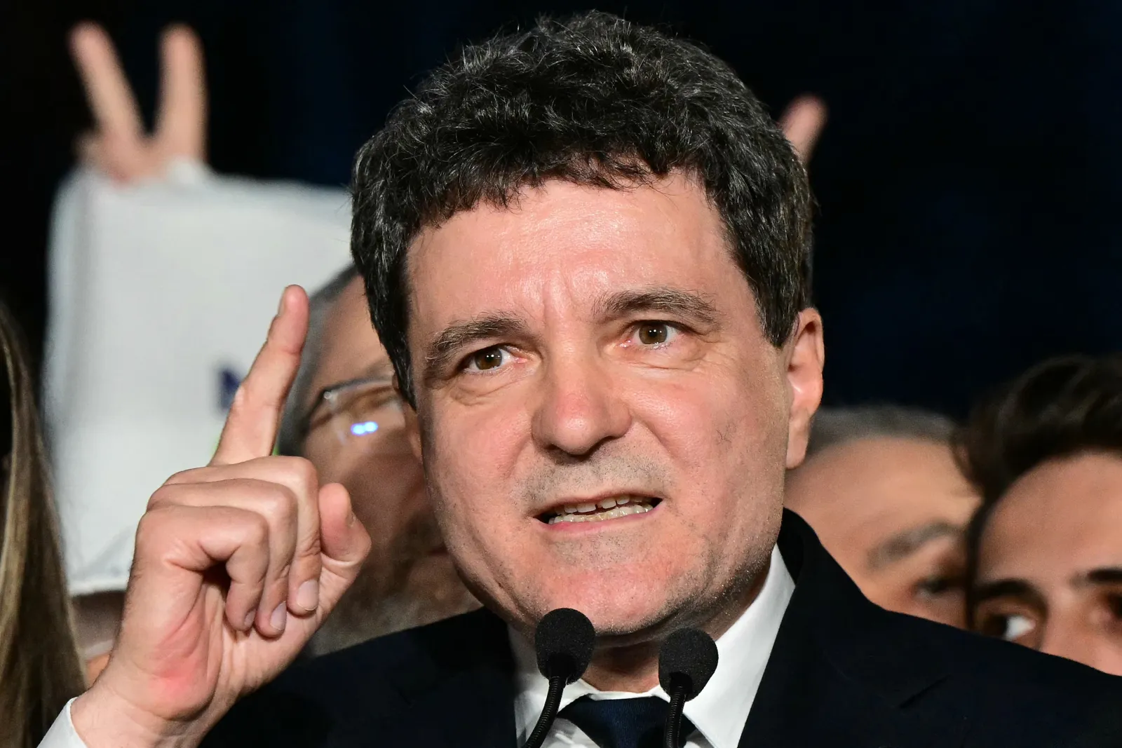 Who Is Nicușor Dan? Romania's Liberal Centrist Mayor Sweeps to Victory - Newsweek