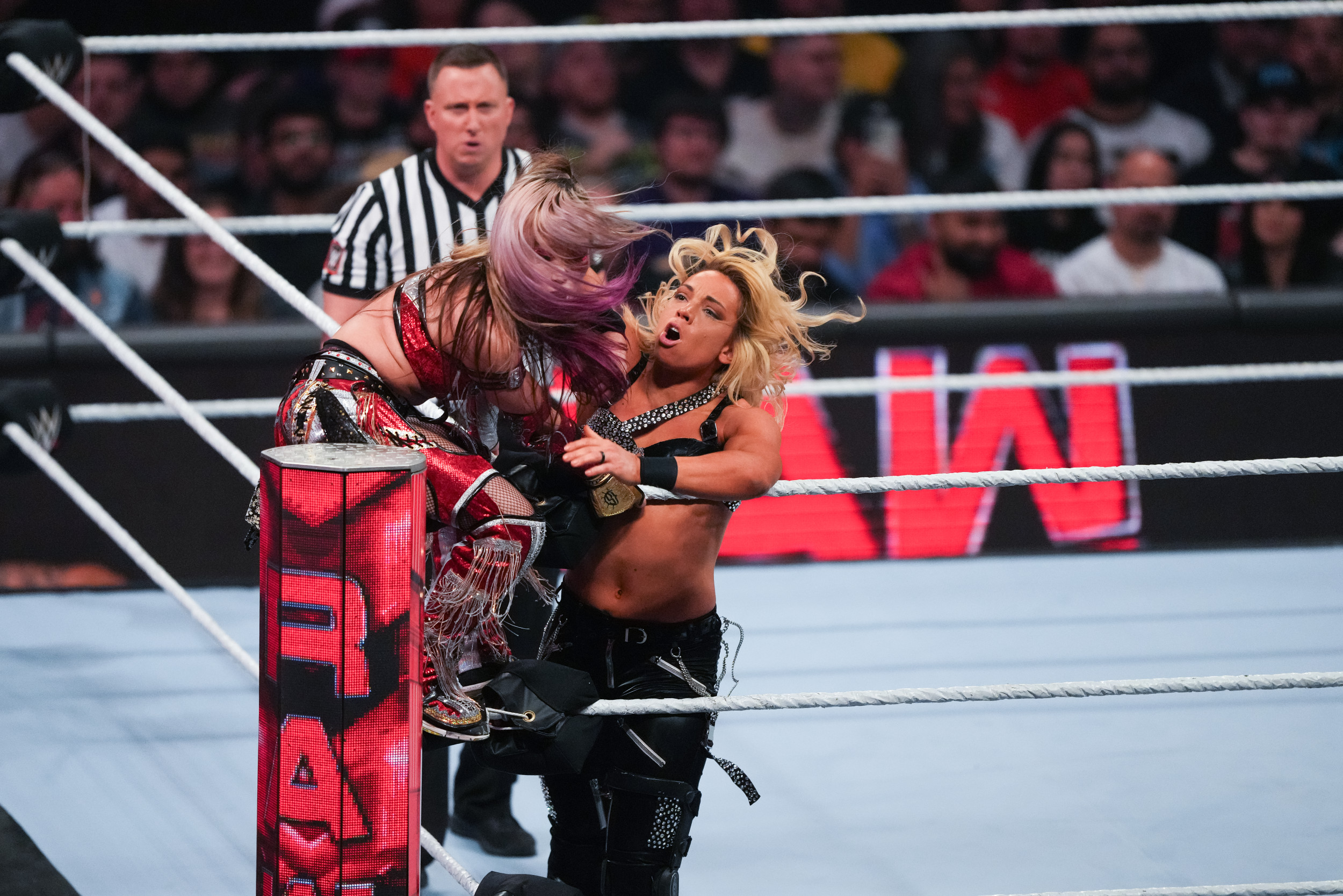WWE Superstar Zoey Stark Carried Backstage After Suffering Brutal