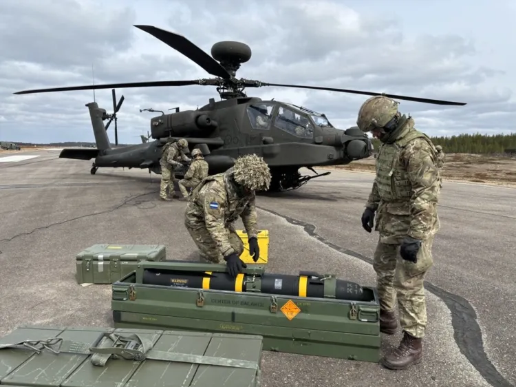 WATCH: NATO Apaches Loaded With Hellfire Missiles Fire Near Russian ...