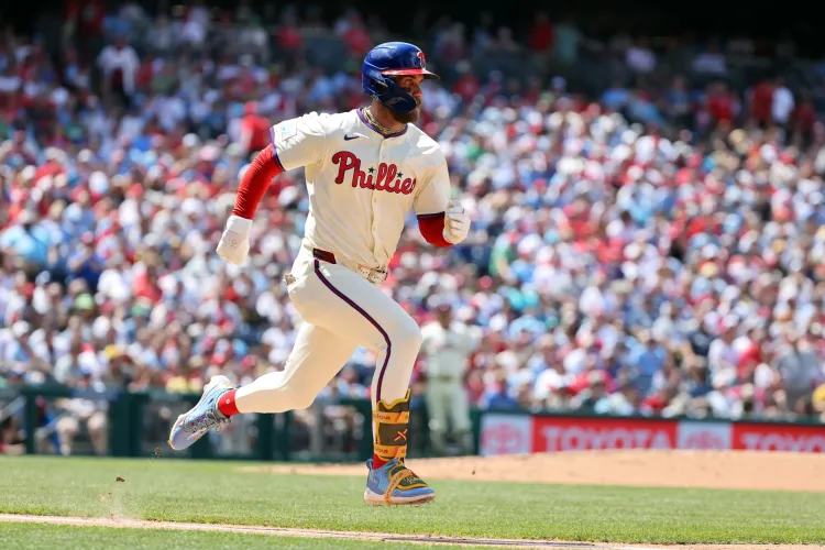 Phillies' Bryce Harper Hit by 95-mph Fastball, Leaves Game With Injury ...