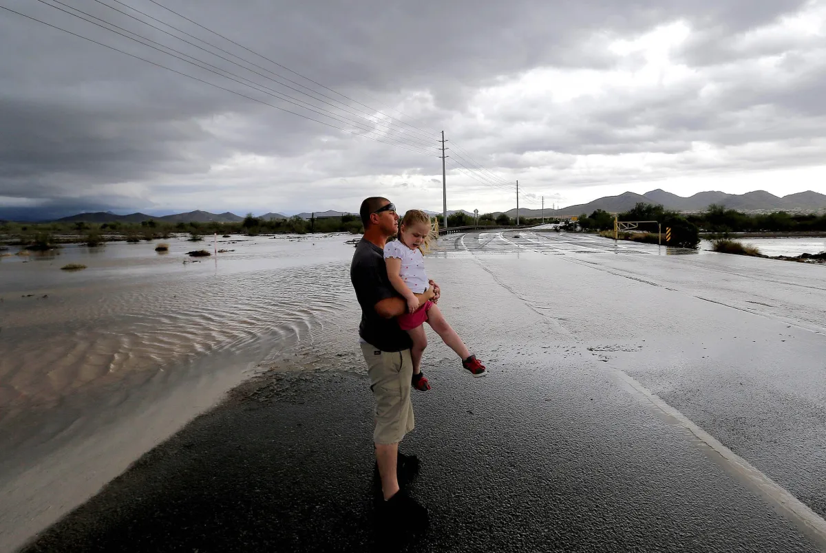 Flash Flood in Phoenix after 8 Inches of Rain, Major Highways Closed ...