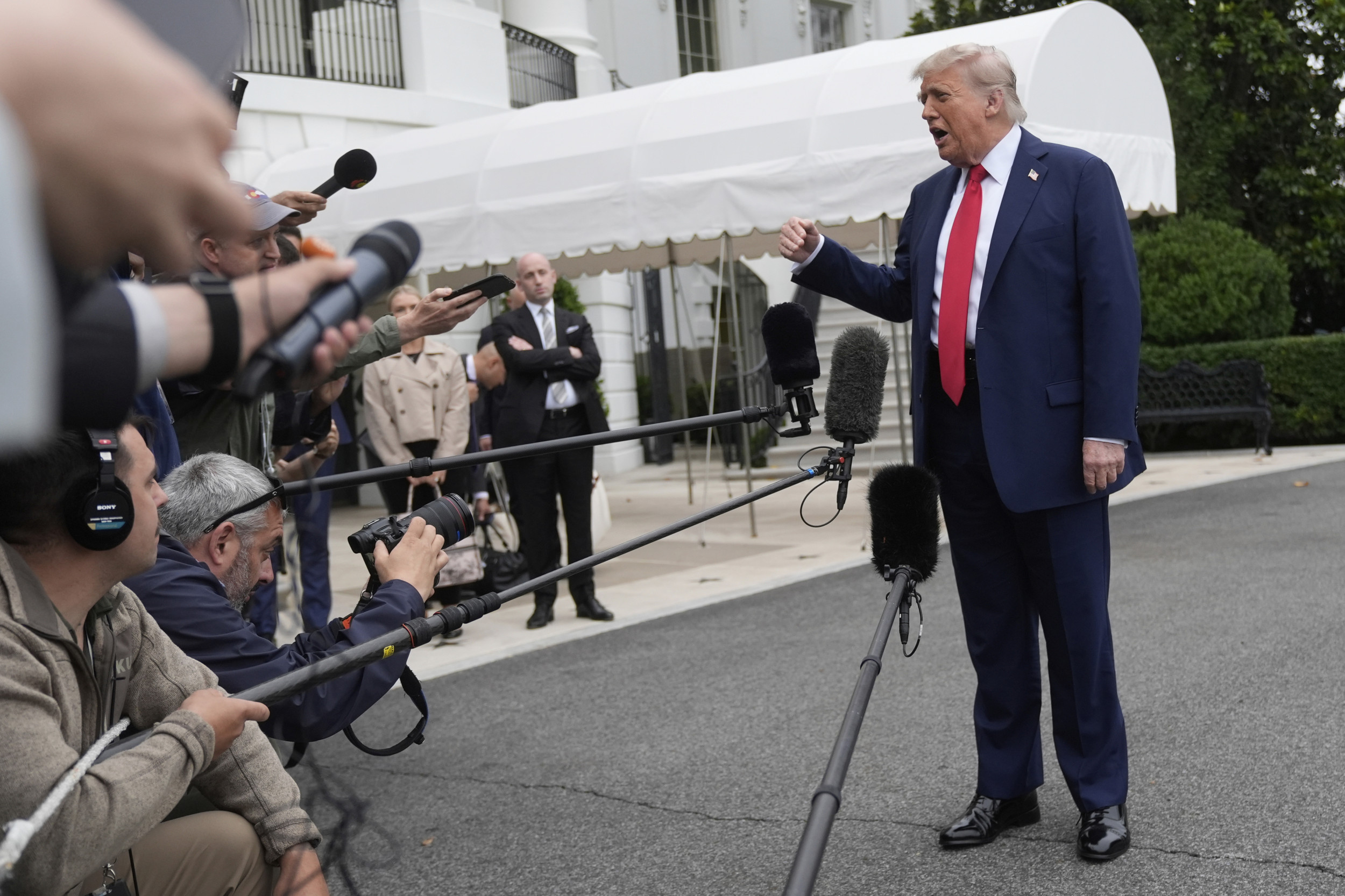 Donald Trump Eyeing New Trade Deals at Critical G7 Summit - Newsweek