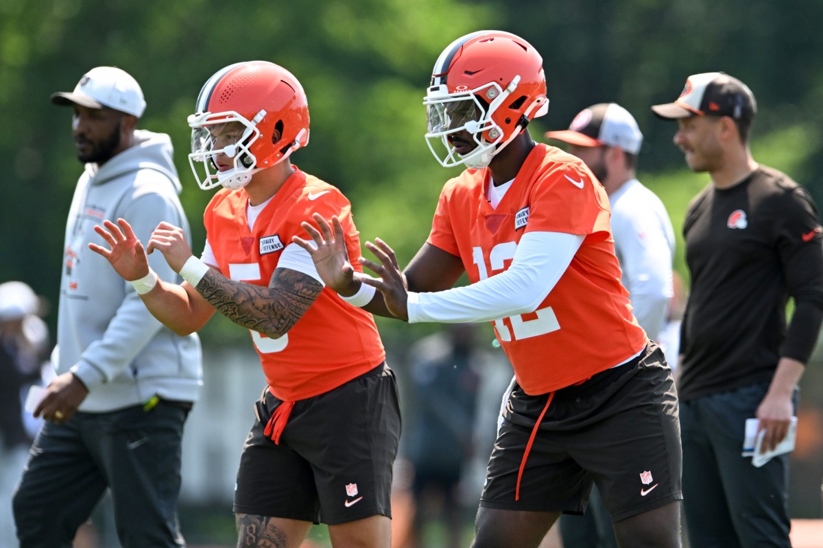 Browns' Shedeur Sanders, Dillon Gabriel Get Bad News in F... - Newsweek