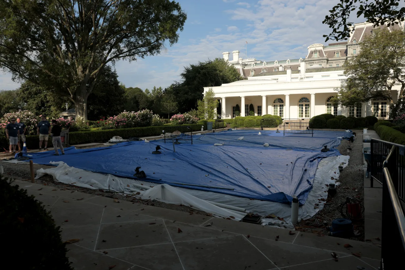 White House Rose Garden Disappears as Iconic Lawn Completely Paved Over ...