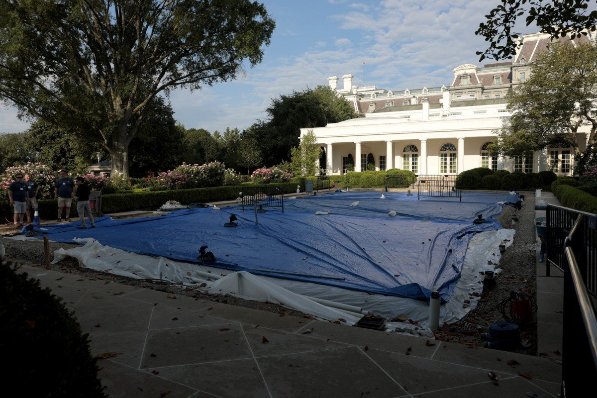White House Rose Garden Disappears as Iconic Lawn Completely Paved Over ...