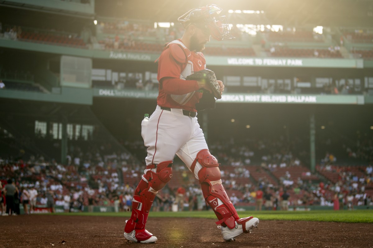 Struggling Red Sox Catcher Perfectly Fits Division Rival's Trade ...